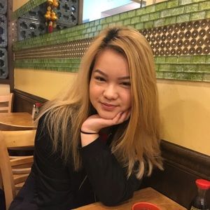 Meet your Posher, Kayla